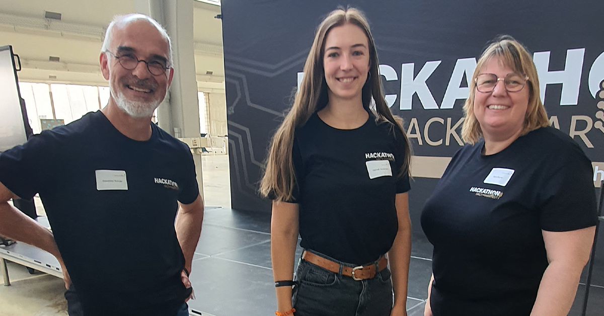 Drei Mitarbeiter:innen der Stadt Konstanz stellten beim Hack & Harvest 2023 ihre Projekte vor und bekamen wertvolle Impulse: Dr. Alexander Schuler, Hannah Horstmann und Birgit Zauner (v.l.n.r.)