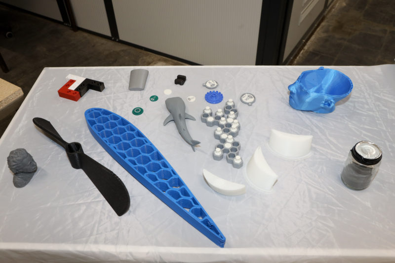 Erste Versuche mit den 3D-Druckern im innolab bodensee